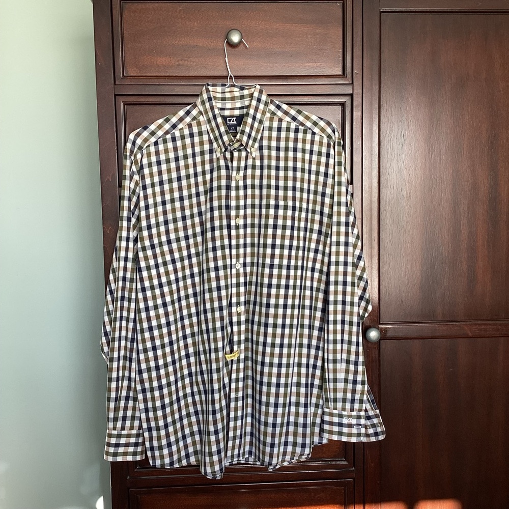 Cutter & Buck Fall tone check button down business casual shirt. EUC